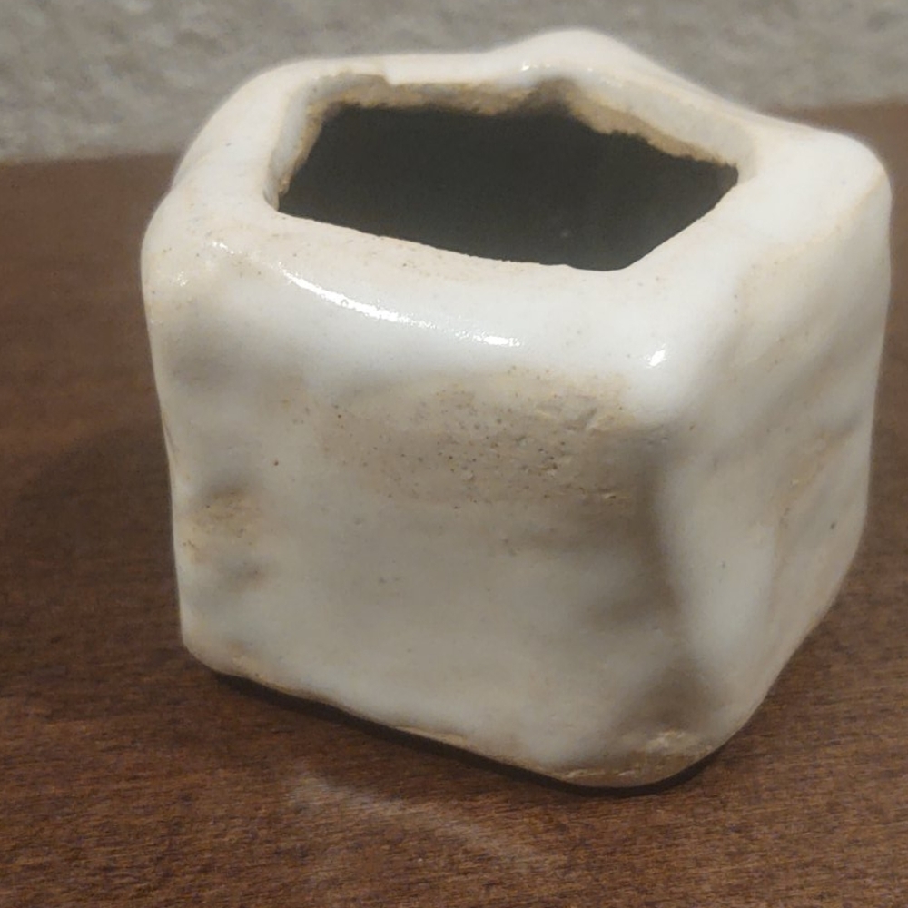 Handmade pot - Picture 3 of 3